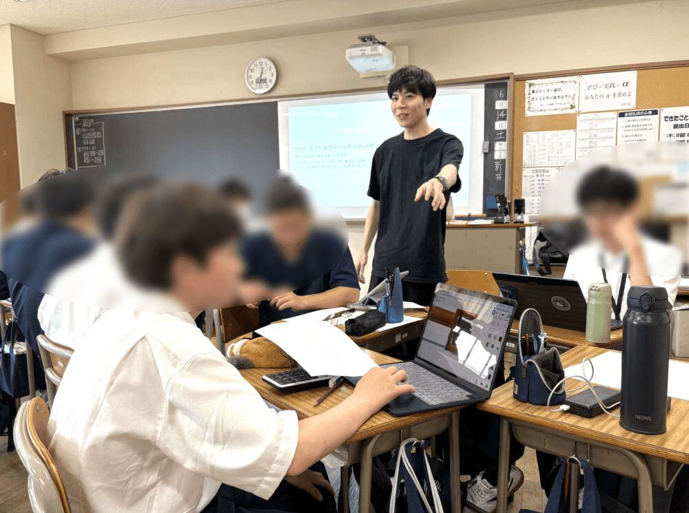 今年も聖学院高校で作品づくりのレクチャーとワークショップをしました